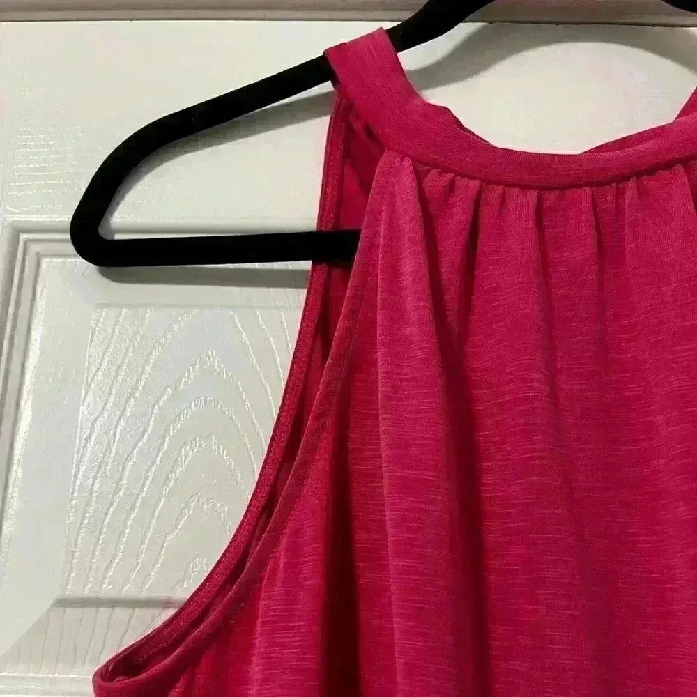 Green Envelope Rounded Neck Band Tank - Picture 3 of 8